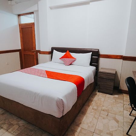 Oyo 1209 Tirtasari Nice Guesthouse Бандунг Экстерьер фото