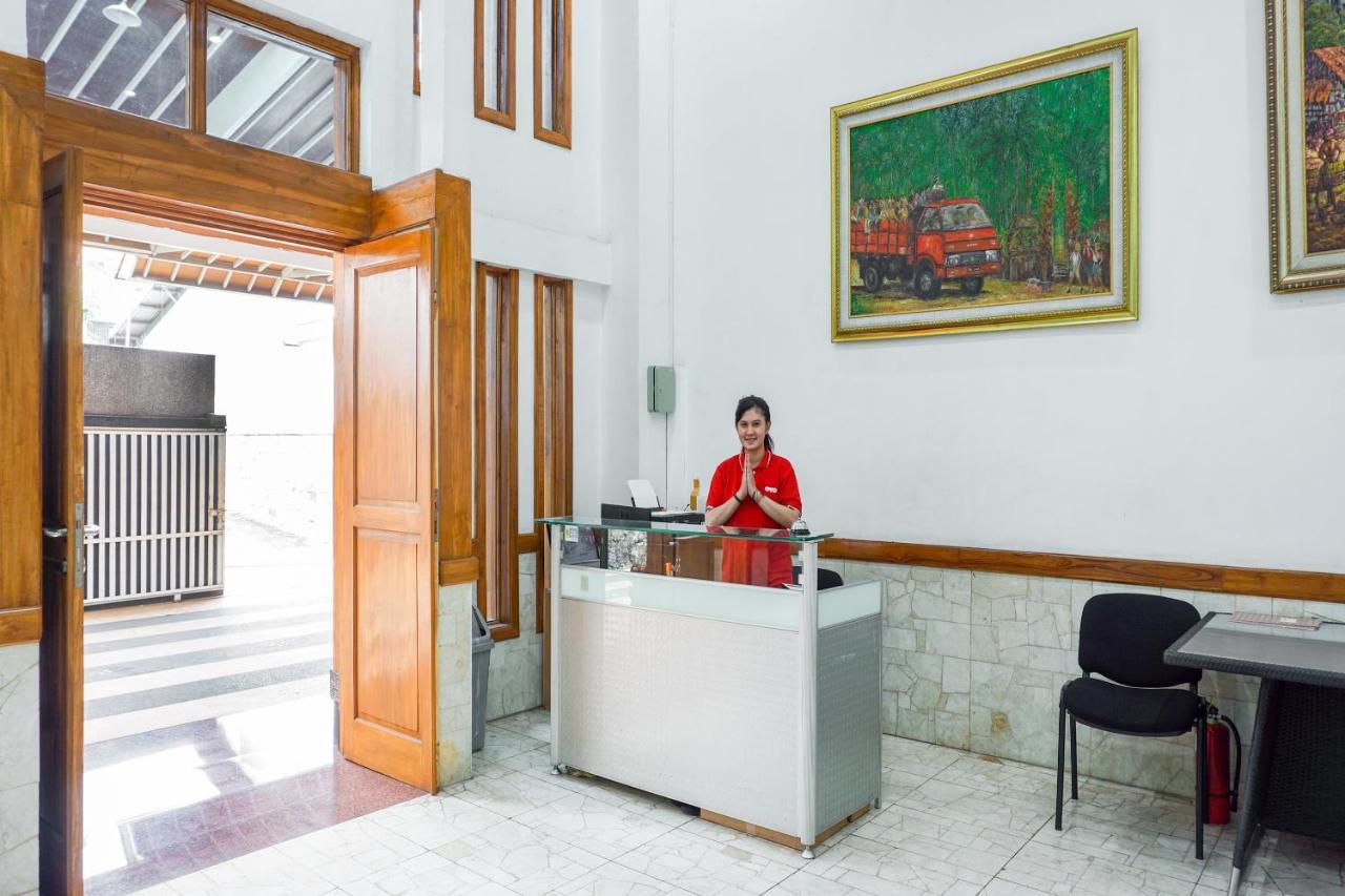 Oyo 1209 Tirtasari Nice Guesthouse Бандунг Экстерьер фото