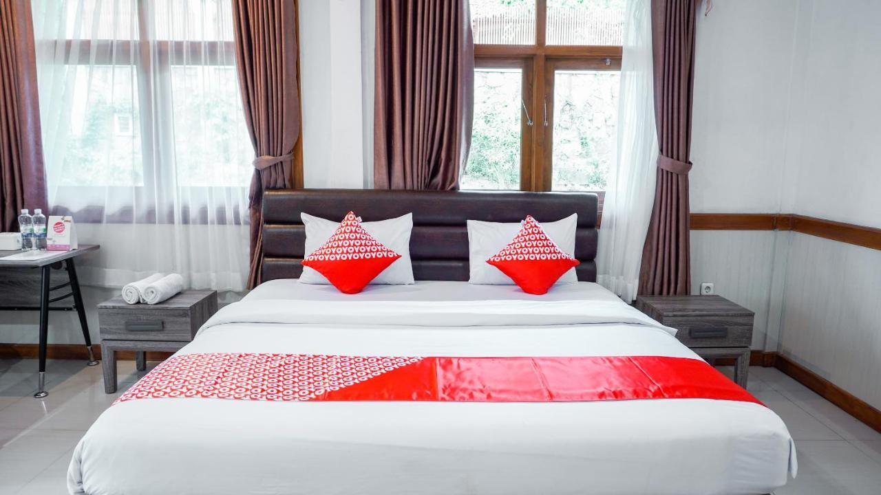 Oyo 1209 Tirtasari Nice Guesthouse Бандунг Экстерьер фото