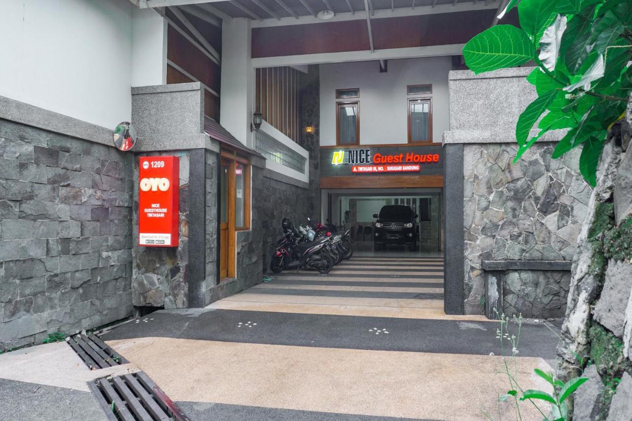 Oyo 1209 Tirtasari Nice Guesthouse Бандунг Экстерьер фото