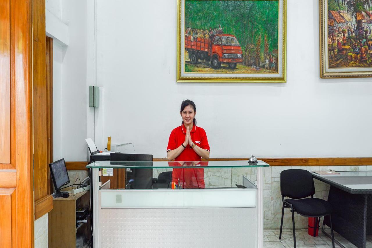 Oyo 1209 Tirtasari Nice Guesthouse Бандунг Экстерьер фото