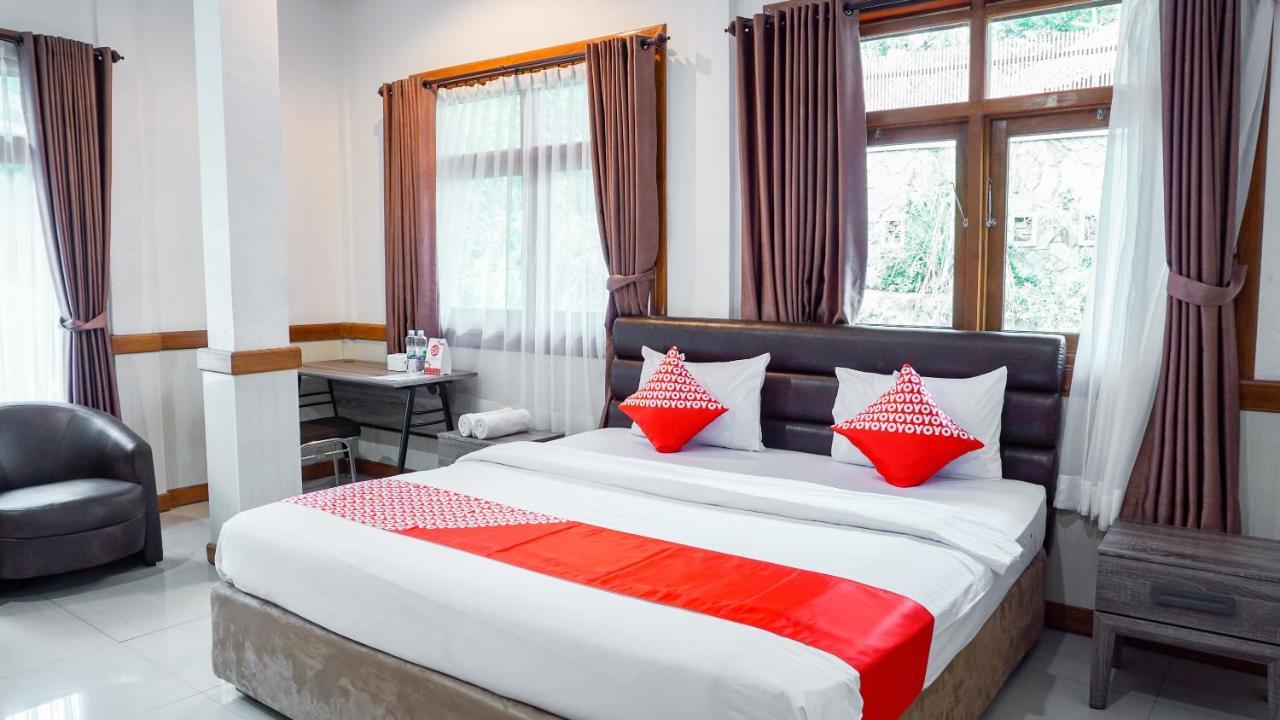 Oyo 1209 Tirtasari Nice Guesthouse Бандунг Экстерьер фото