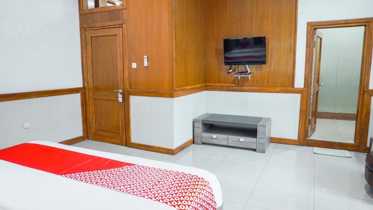 Oyo 1209 Tirtasari Nice Guesthouse Бандунг Экстерьер фото