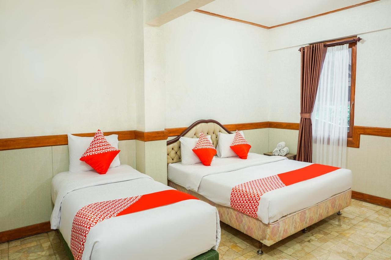 Oyo 1209 Tirtasari Nice Guesthouse Бандунг Экстерьер фото
