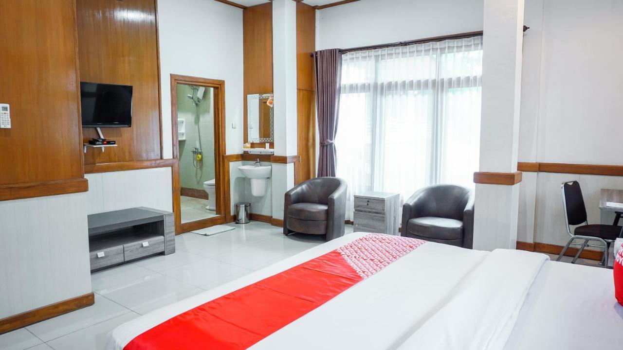 Oyo 1209 Tirtasari Nice Guesthouse Бандунг Экстерьер фото