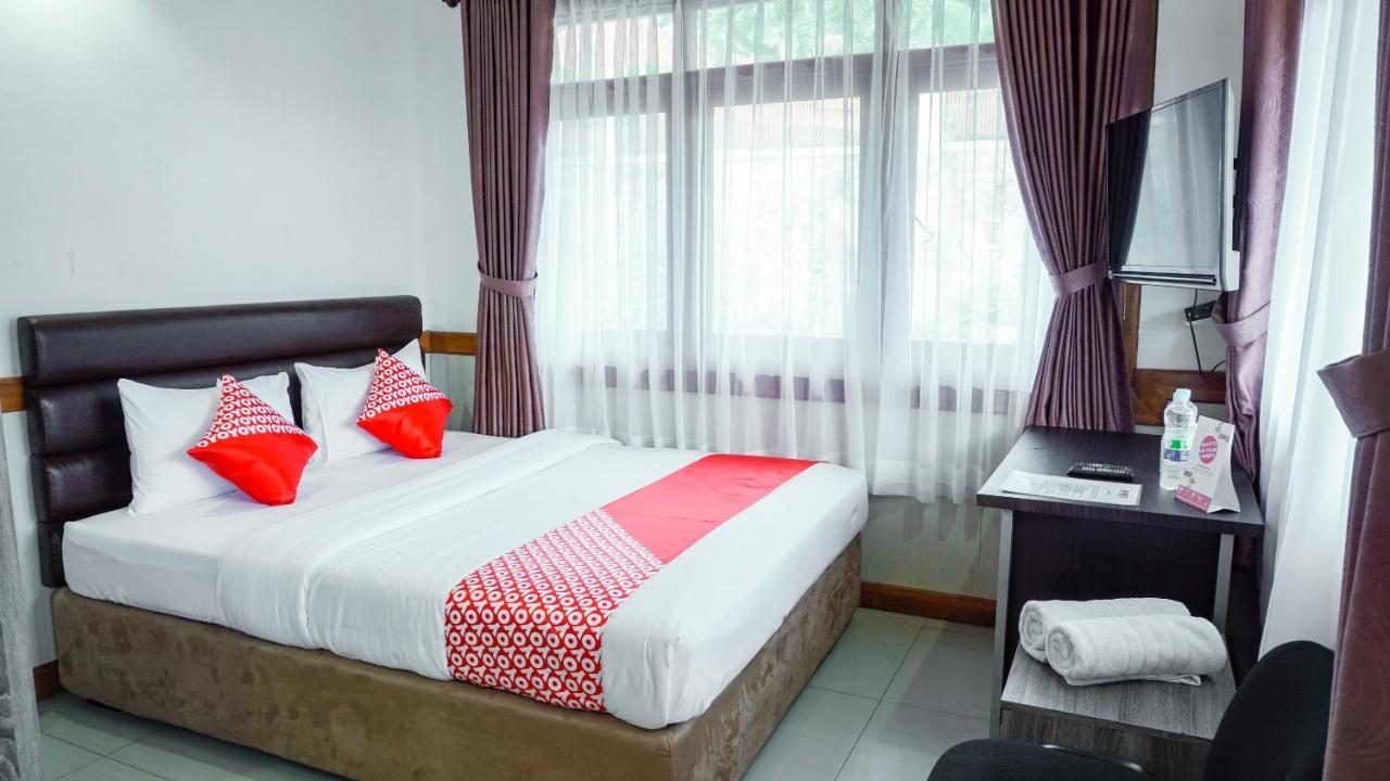 Oyo 1209 Tirtasari Nice Guesthouse Бандунг Экстерьер фото
